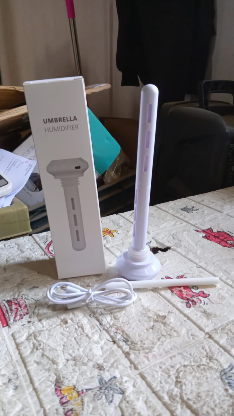 कार के लिए मिनी पोर्टेबल ह्यूमिडिफायर, व्यक्तिगत USB संचालित बेडरूम शांत ह्यूमिडिफाइड अल्ट्रासोनिक कूल मिस्ट ह्यूमिडिफायर प्लांट, कार, यात्रा, कार्यालय, होटल (1 पीस)