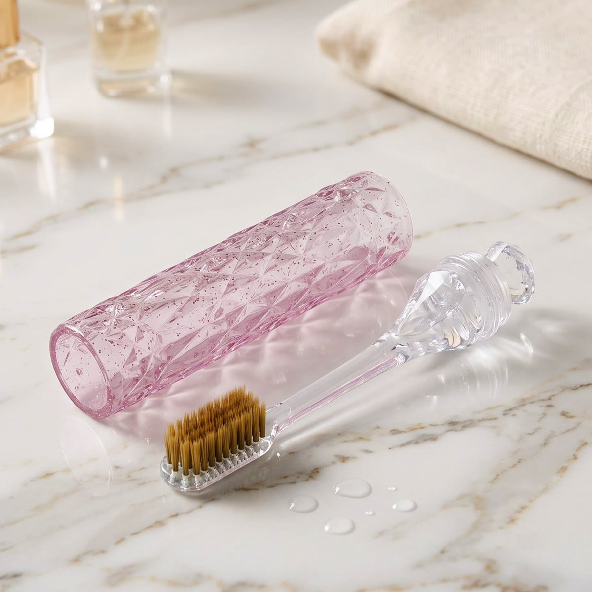 Toothbrush and cylindrical protective case