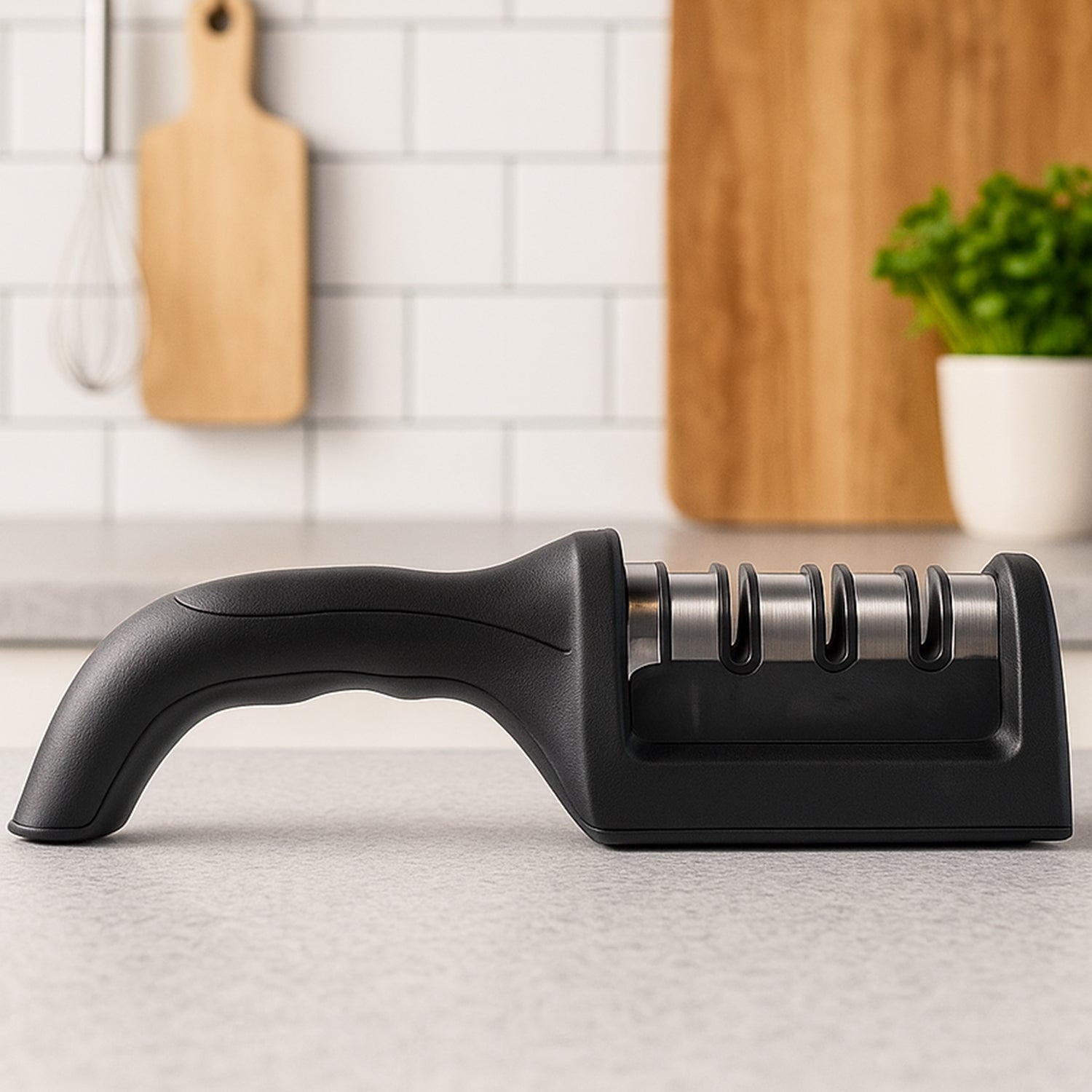 2051 મેન્યુઅલ રેડ નાઇફ શાર્પનર 3 સિરામિક નાઇફ અને સ્ટીલ નાઇવ્સ માટે સ્ટેજ શાર્પનિંગ ટૂલ.