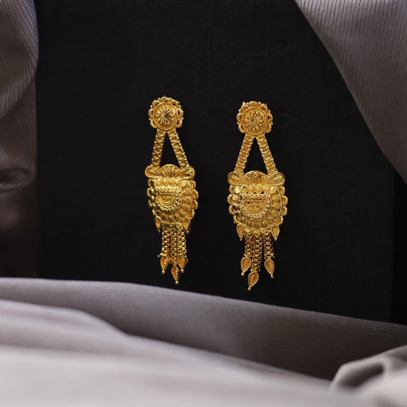 Elegant Traditional Mangalsutra Set with Grand Pendant & Matching Earrings