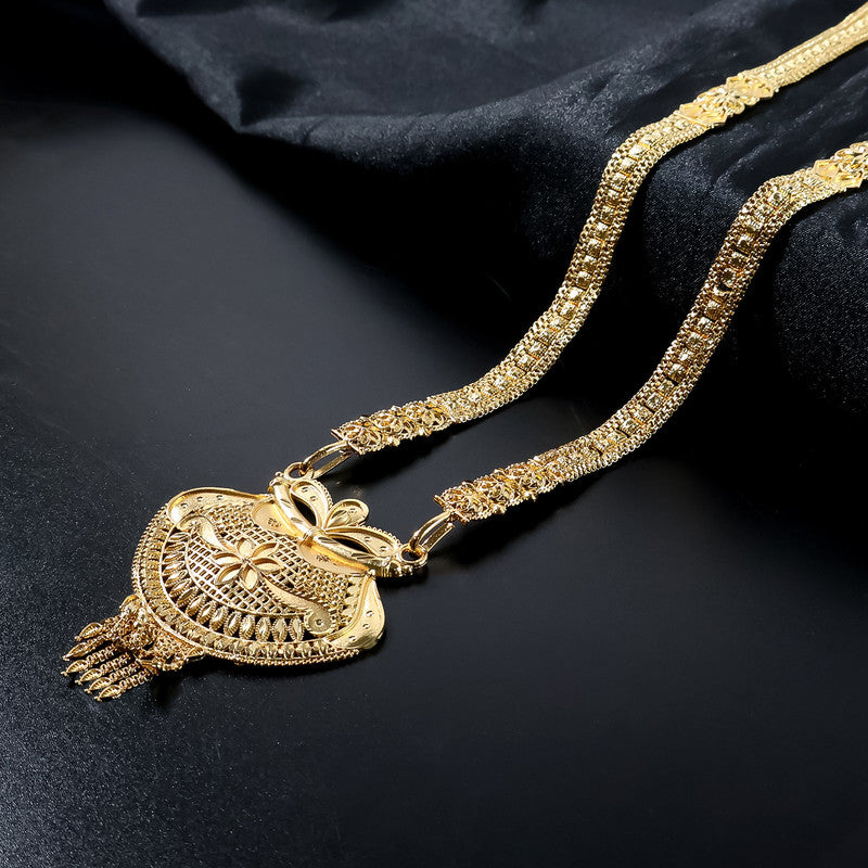 Floral Crest Traditional Necklace Set with Handcrafted Filigree Pendant