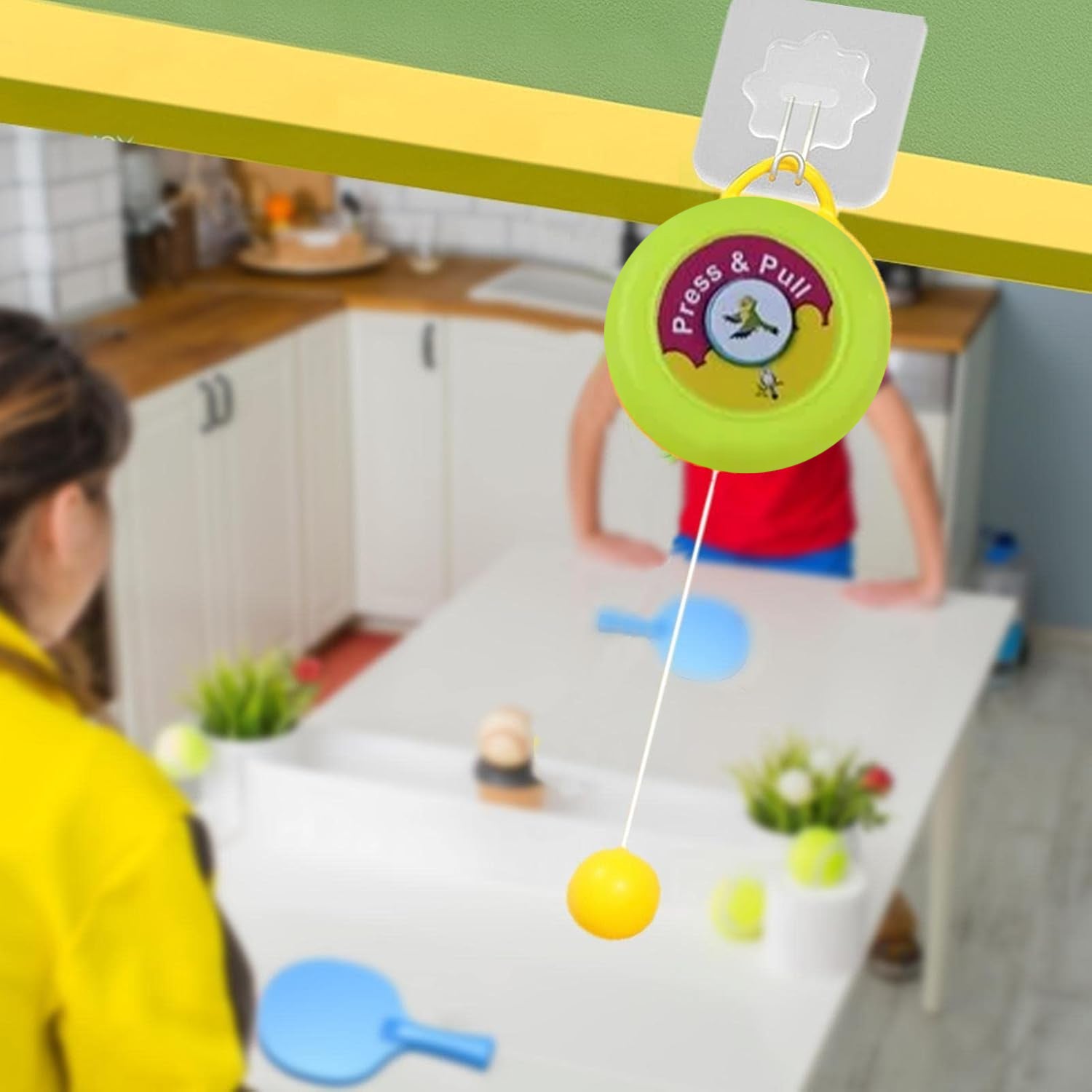 पोर्टेबल इनडोर हैंगिंग टेबल टेनिस पांच बॉल के साथ, टेबल टेनिस सेल्फ ट्रेनिंग सेट