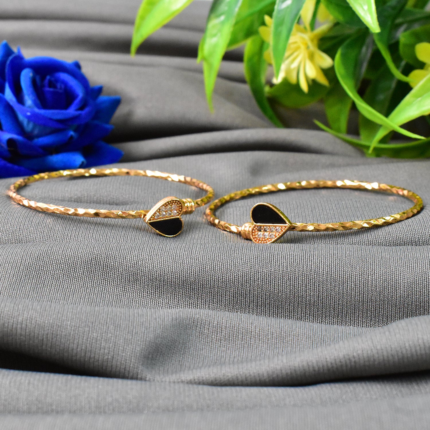 Elegant Golden Bangles (1 Pair)