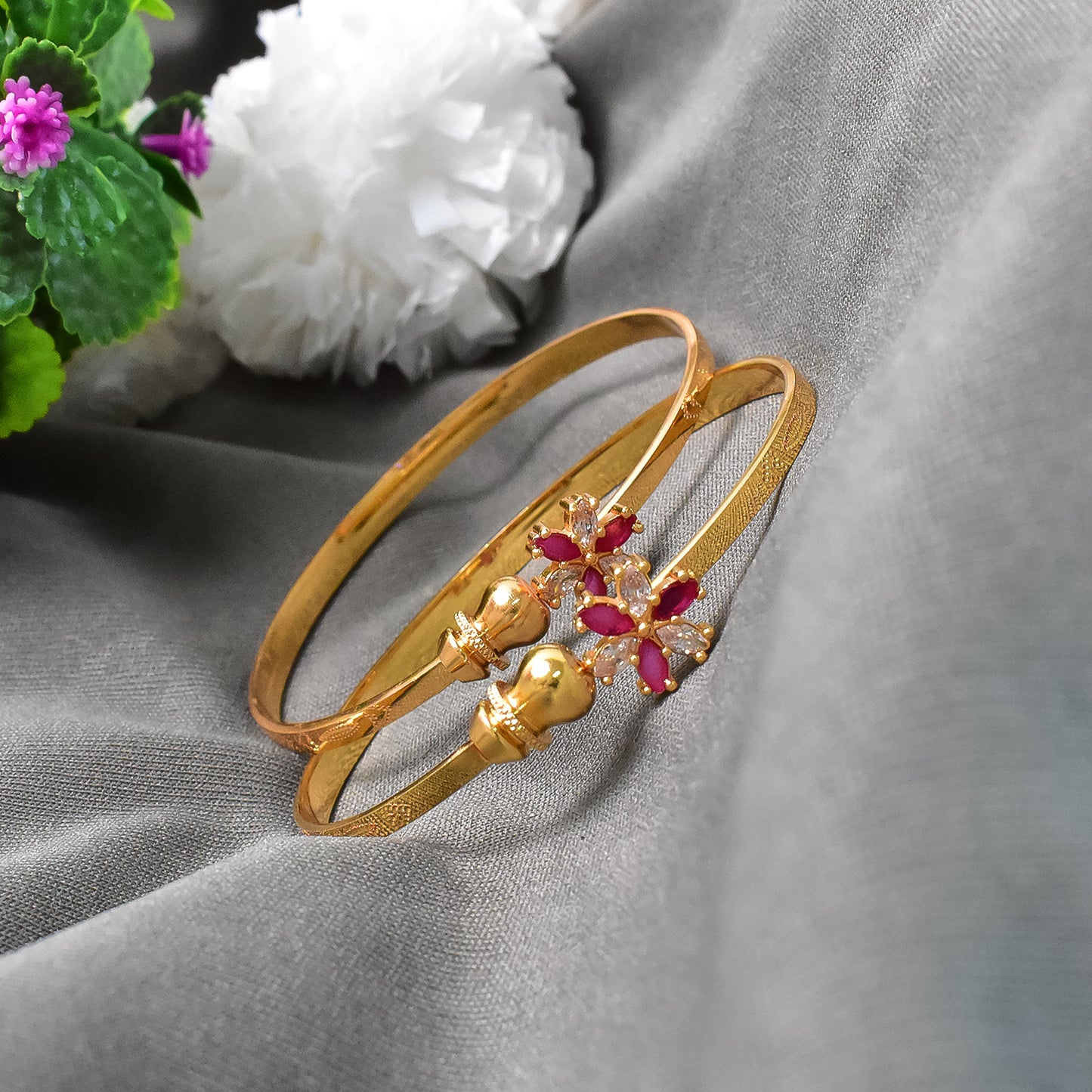 Classic Golden Bangles (1 Pair)