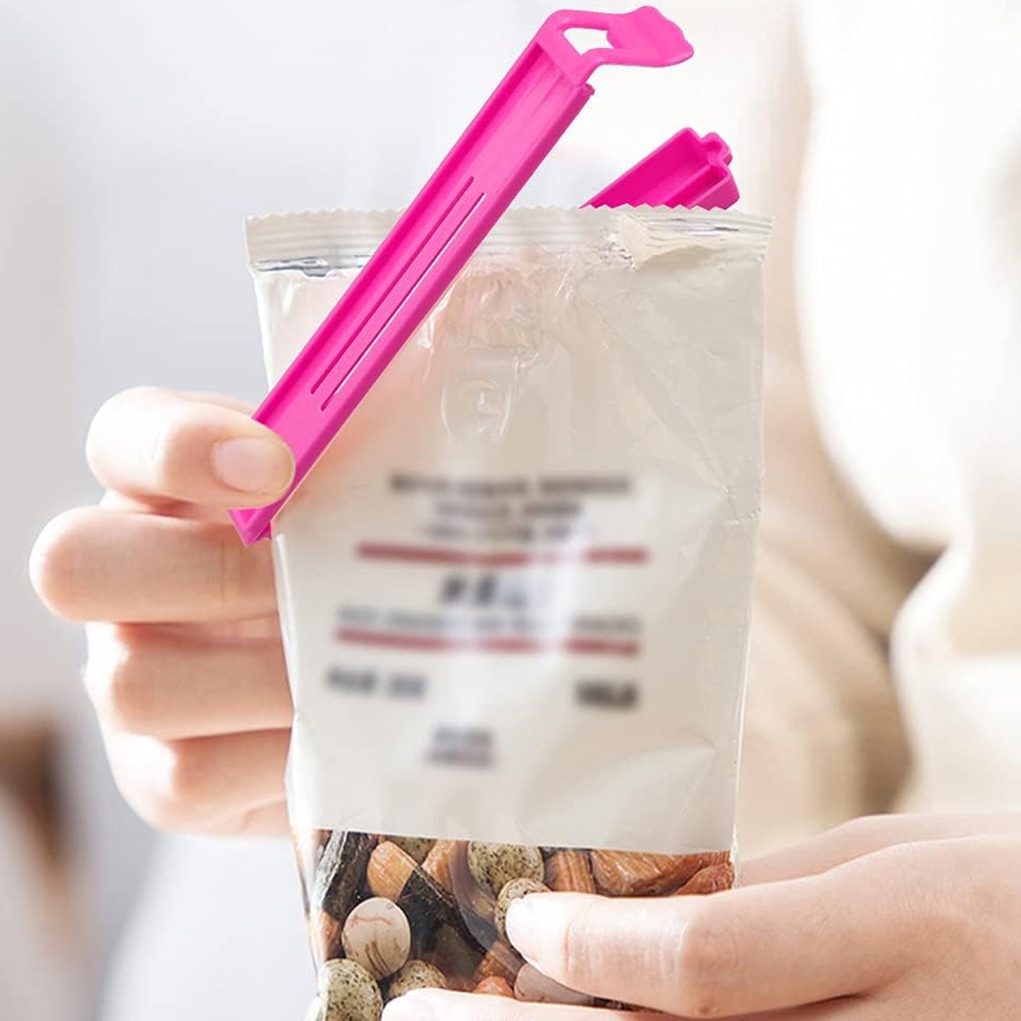 भोजन, स्नैक पाउच बैग क्लिप सीलर घर के रसोई घर के लिए भोजन को ताजा रखने के लिए | प्लास्टिक कैम्पिंग स्नैक एयर टाइट सील बैग क्लिप | पैकेट वैक्यूम सीलर क्लिप | (18 पीस सेट)