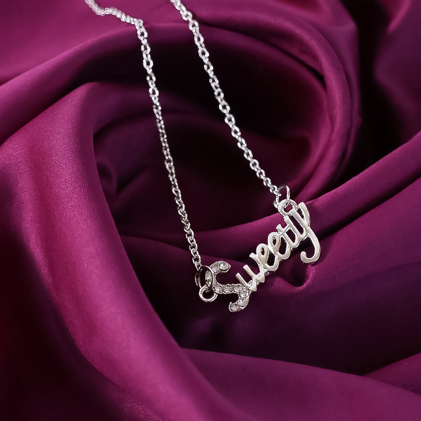 Stylish 'Sweety' Pendant With Chain (1Pc)