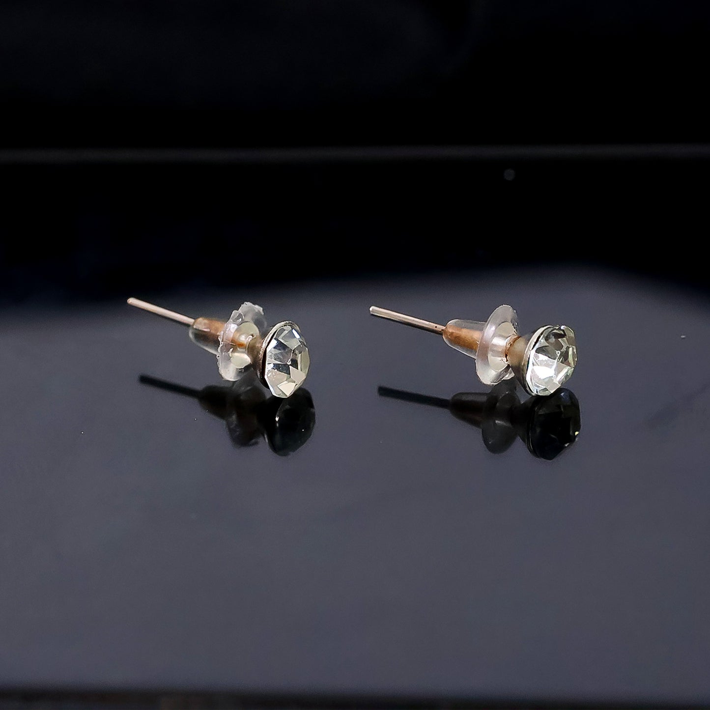 Stud Earrings With Single Stone (12Pair)
