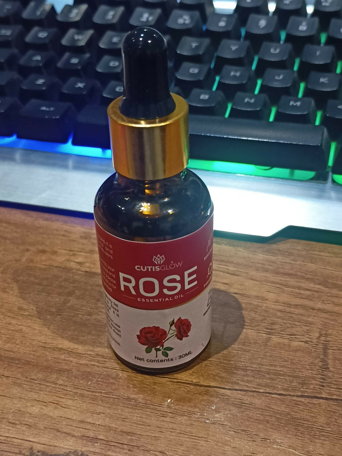 Eyelet Rose Essential Oil – 100% Pure & Natural Aromatherapy Oil for Glowing Skin, Hair & Relaxation – 30ml