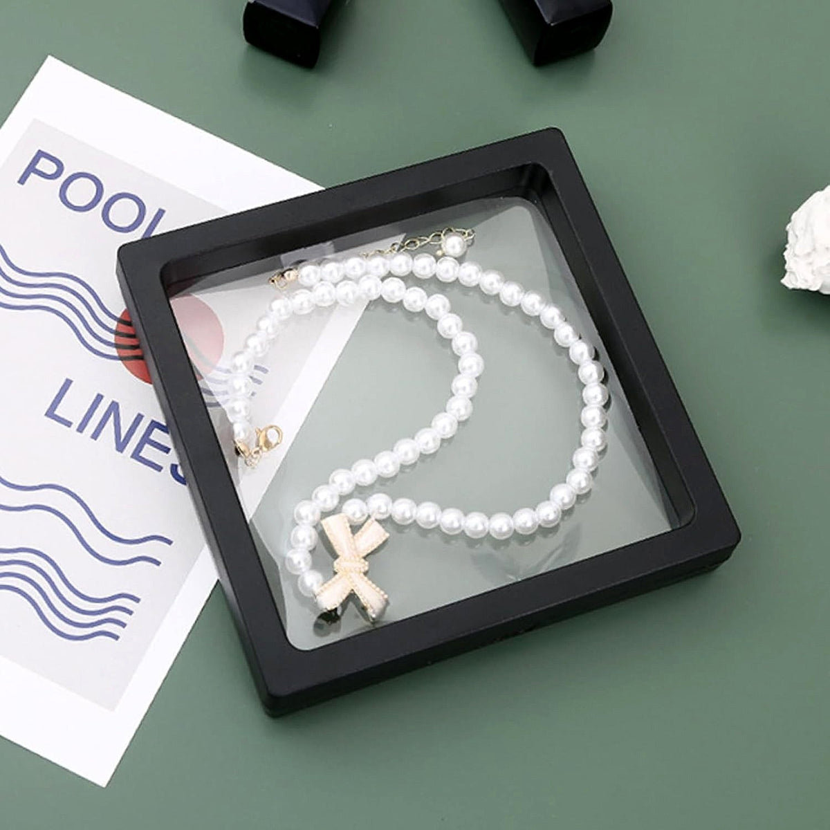 Transparent Jewellery Display Box – Floating 3D Effect for Showcasing