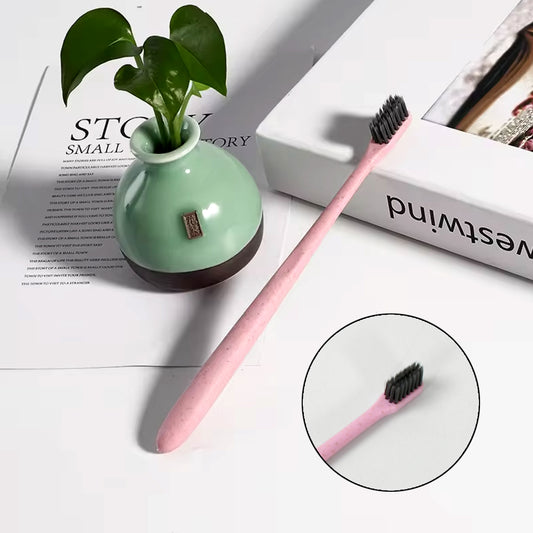 पुरुषों और महिलाओं, बच्चों, वयस्कों के लिए टूथब्रश कवर क्लीनर स्क्रैपर के साथ सॉफ्ट टूथब्रश प्लास्टिक टूथब्रश कवर / केस / होल्डर (1 पीस / मिक्स कलर)