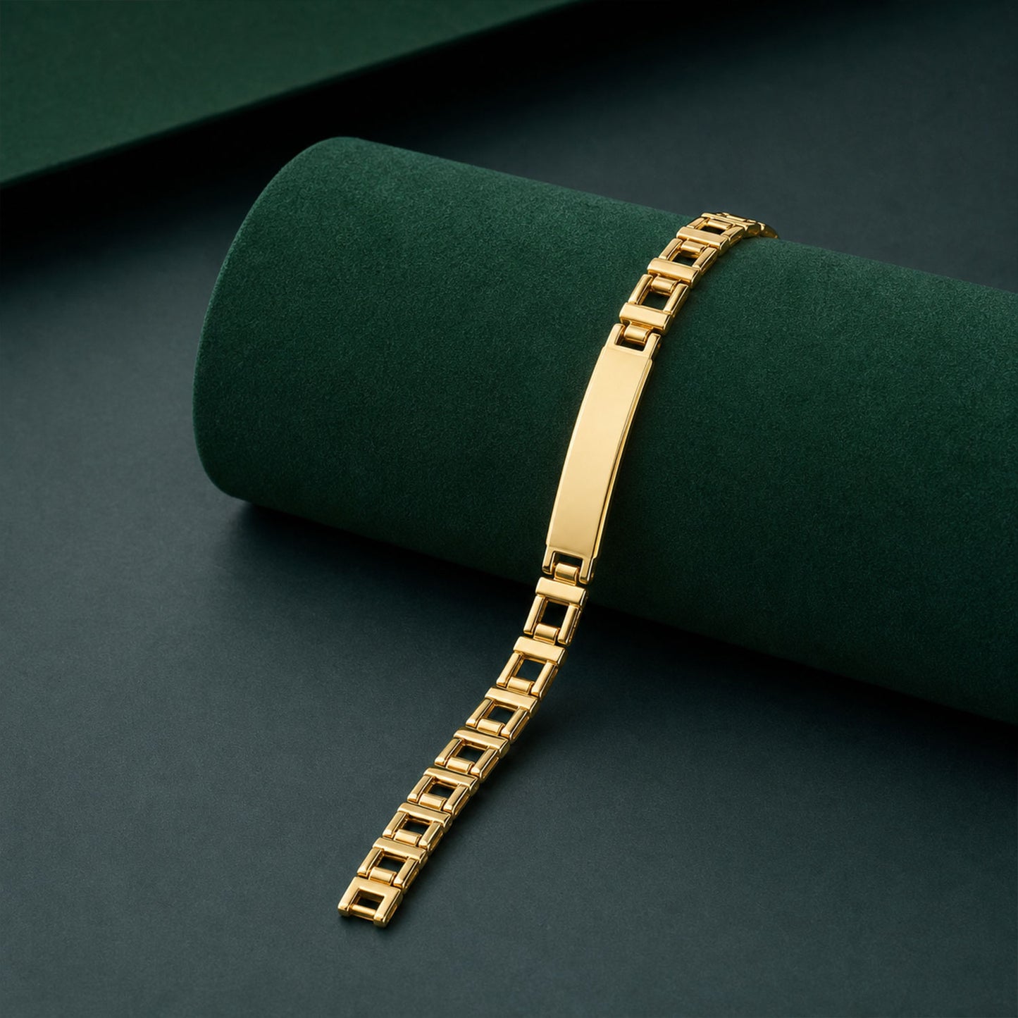 Customized Name Engraved Golden Plate Link Chain Bracelet (1 Pc)