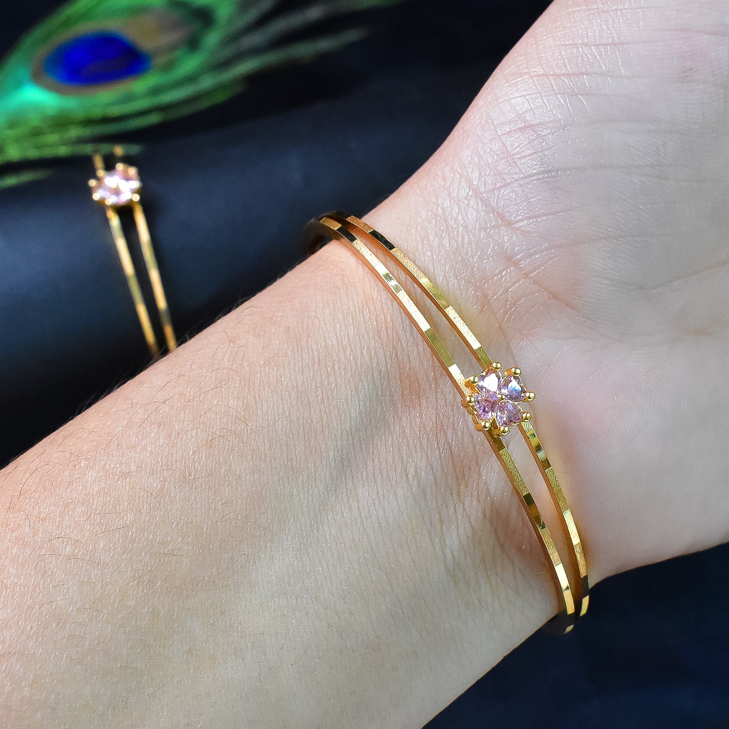 Stylish Golden Bangles (1 Pair)