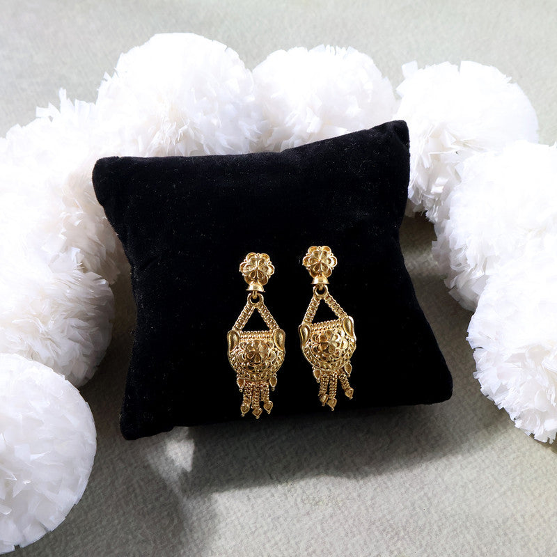 Floral Crest Traditional Necklace Set with Handcrafted Filigree Pendant