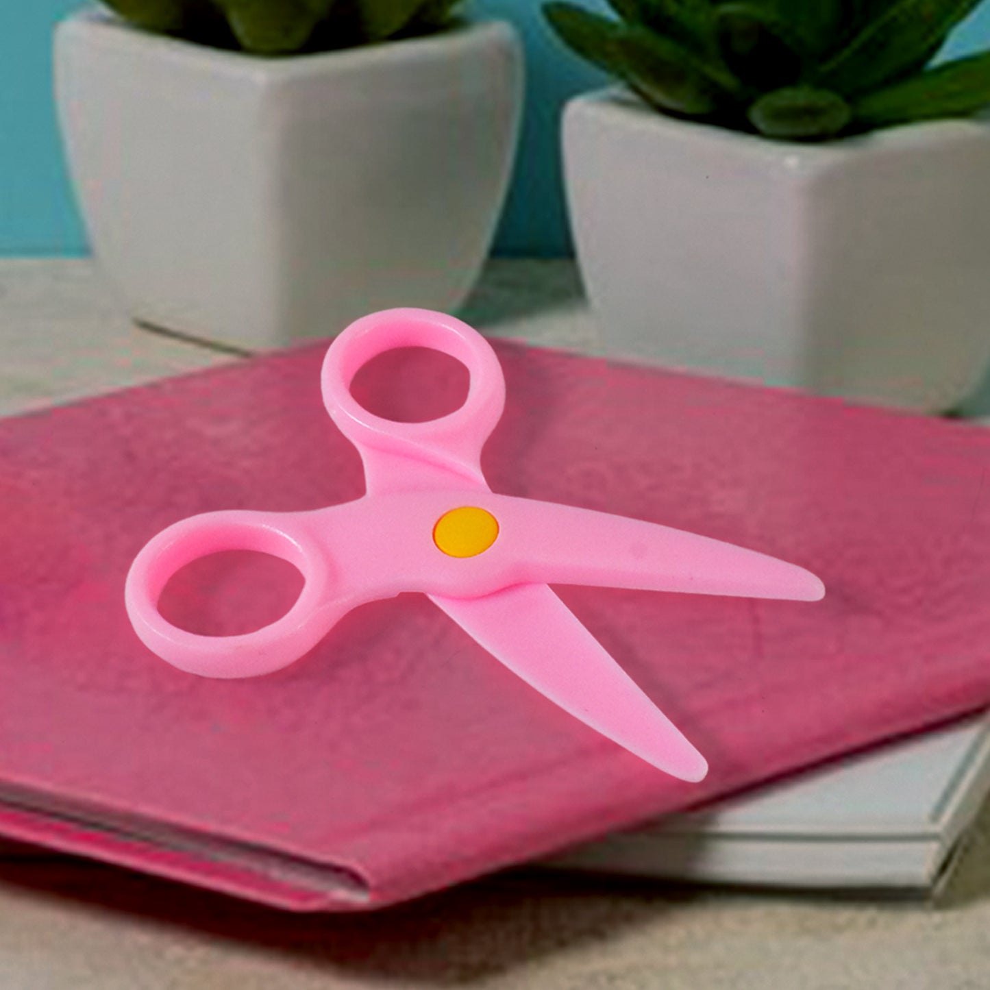 Set of child-safe scissors ideal for arts and craft activities