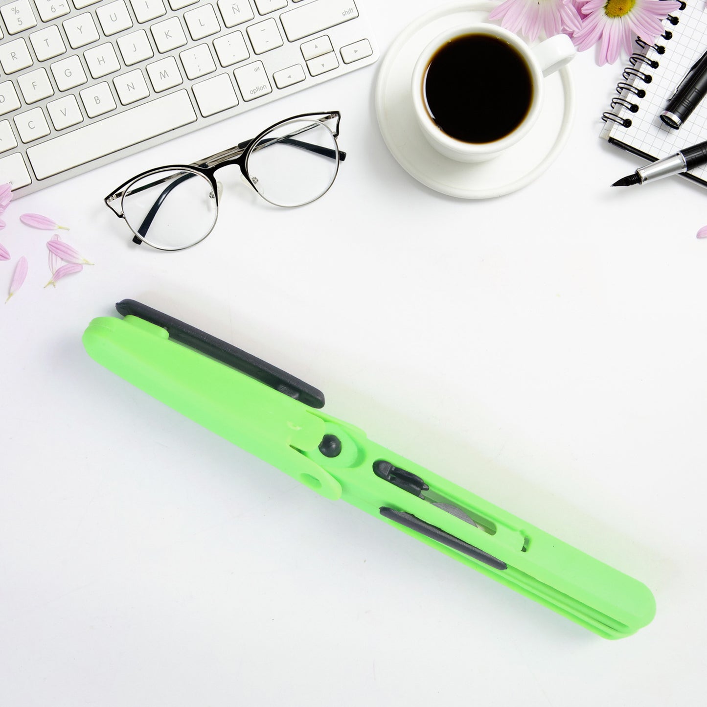 Pen Cut Compact Scissors in Pen Format, Pen-Style Portable Travel Scissors (1 Pc)