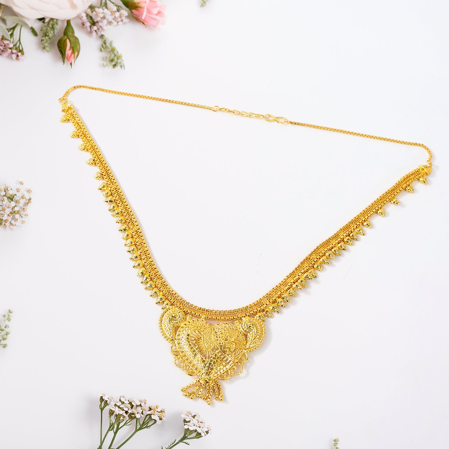 Beautiful Necklace With Matching Earrings Set Of 2 Piece