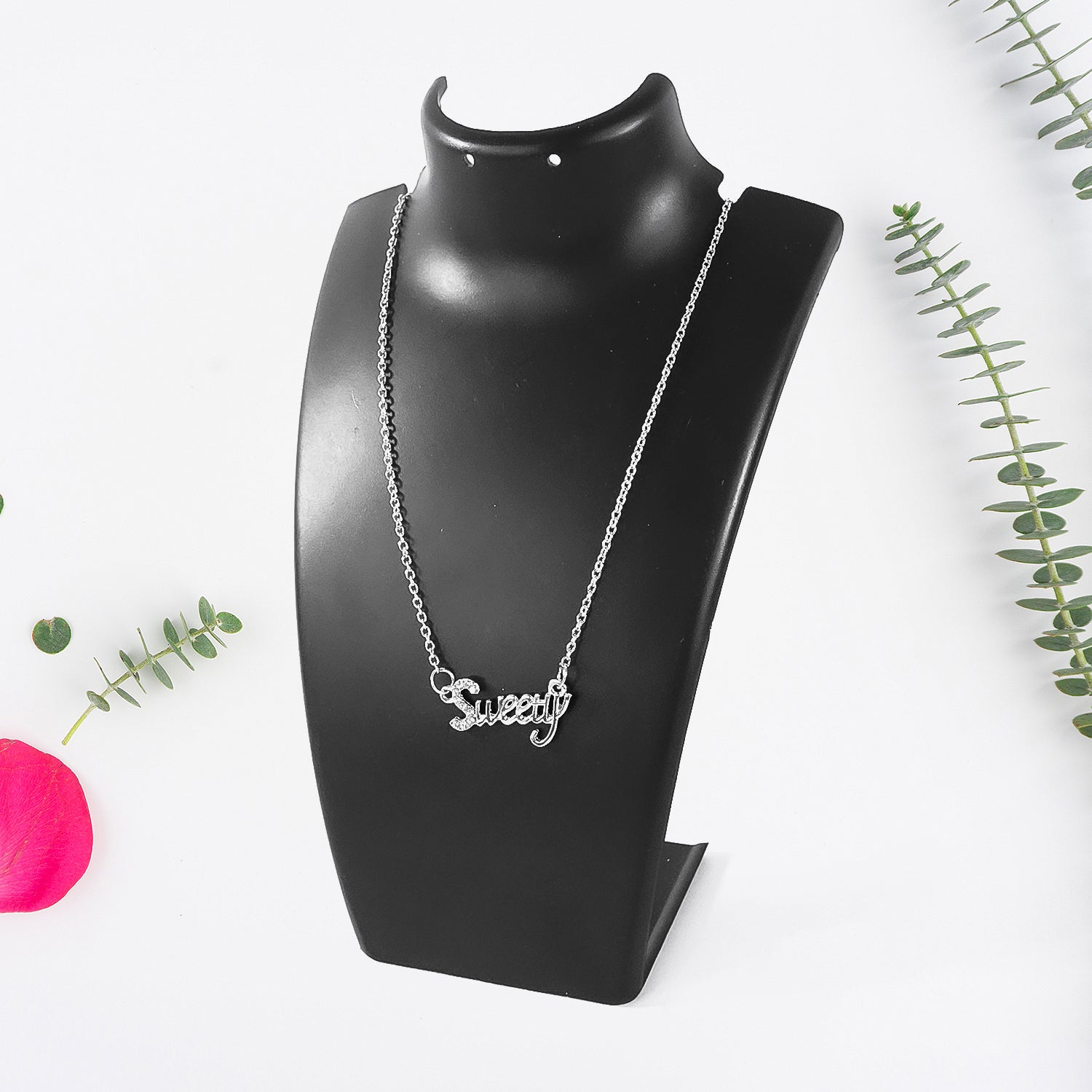 Stylish 'Sweety' Pendant With Chain (1Pc)