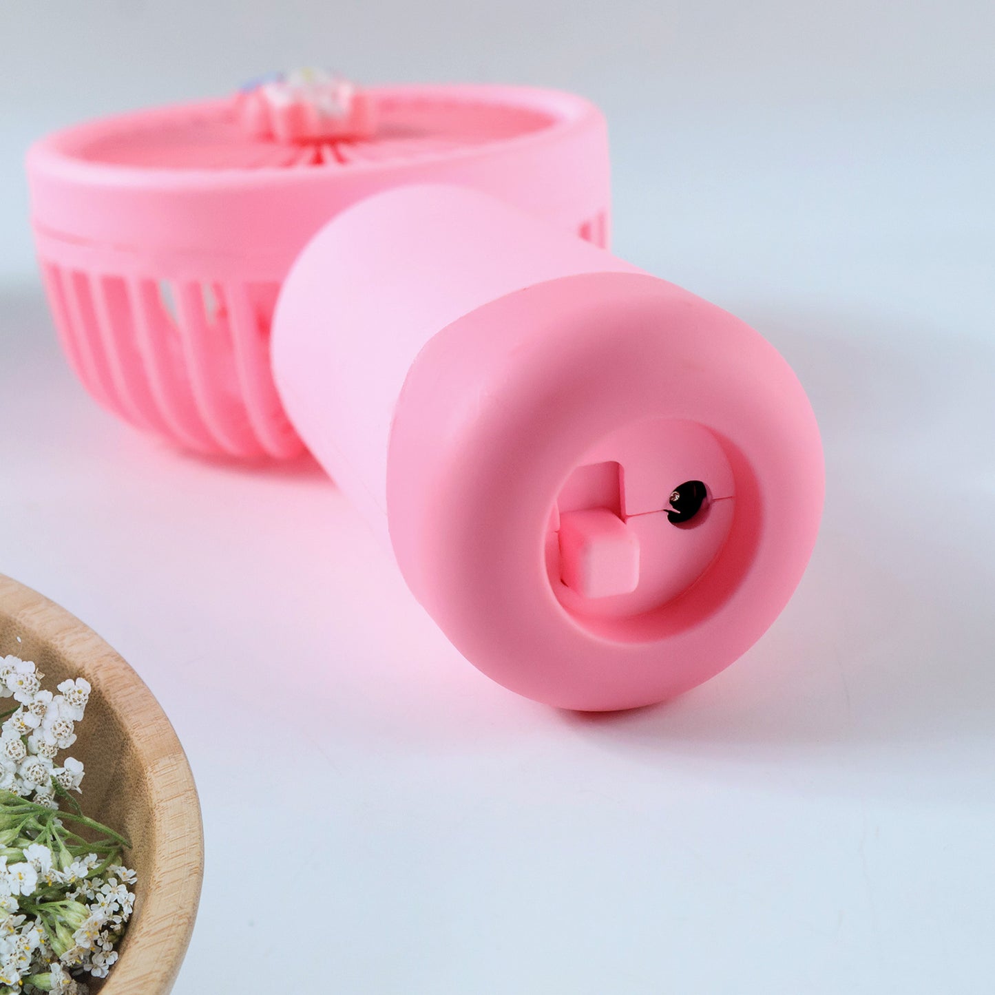 Cute Cartoon Design Rechargeable Mini Handheld Fan (1 Pc)