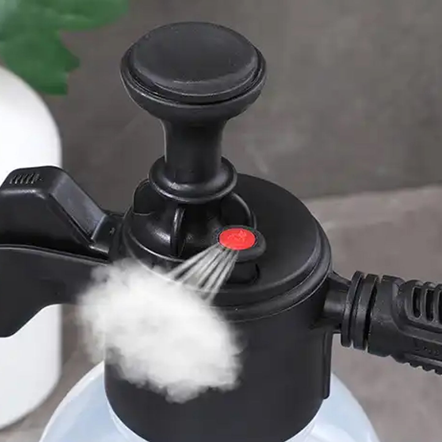 प्रेशर स्प्रेयर 2 लीटर गार्डन स्प्रेयर हैंड पंप स्प्रेयर फोम स्प्रेयर पानी की बोतल इनडोर पौधों की सफाई आउटडोर गार्डन के लिए (2 लीटर)