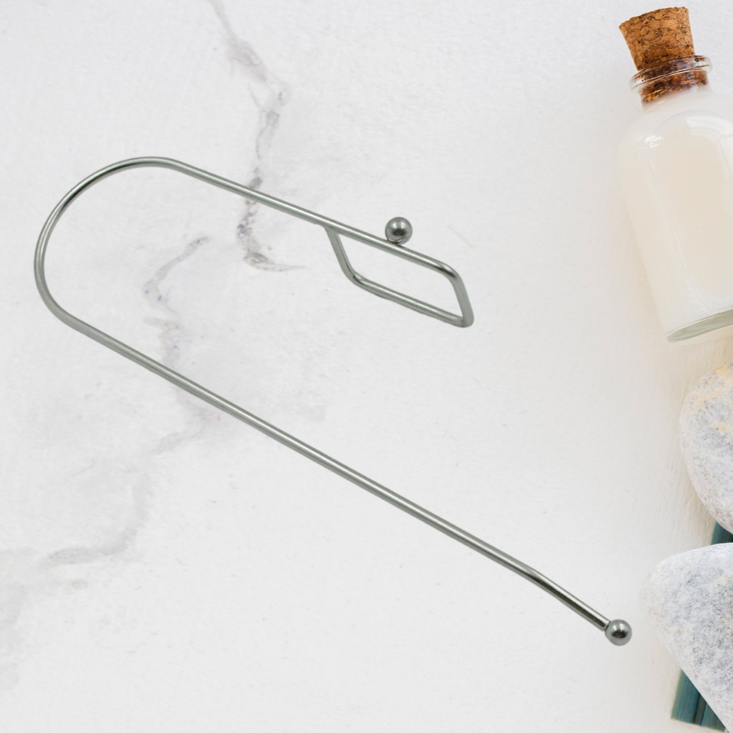 9385 સ્ટેનલેસ સ્ટીલ ડ્રીલ ફ્રી સેલ્ફ-એડહેસિવ પેપર રોલ હોલ્ડર ટીશ્યુ પેપર સ્ટેન્ડ ટુવેલ બાર હેન્ગર કિચન ટોવેલ હોલ્ડર કિચન બાથરૂમ ટોયલેટ માટે (1નું પેક)