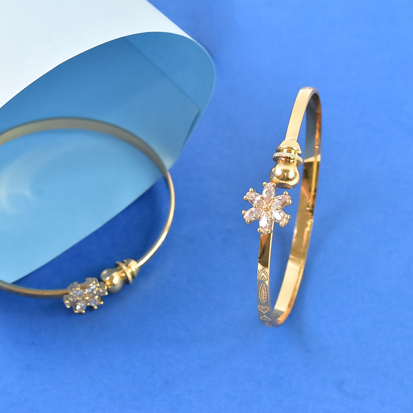 Elegant Golden Bangles (1 Pair)