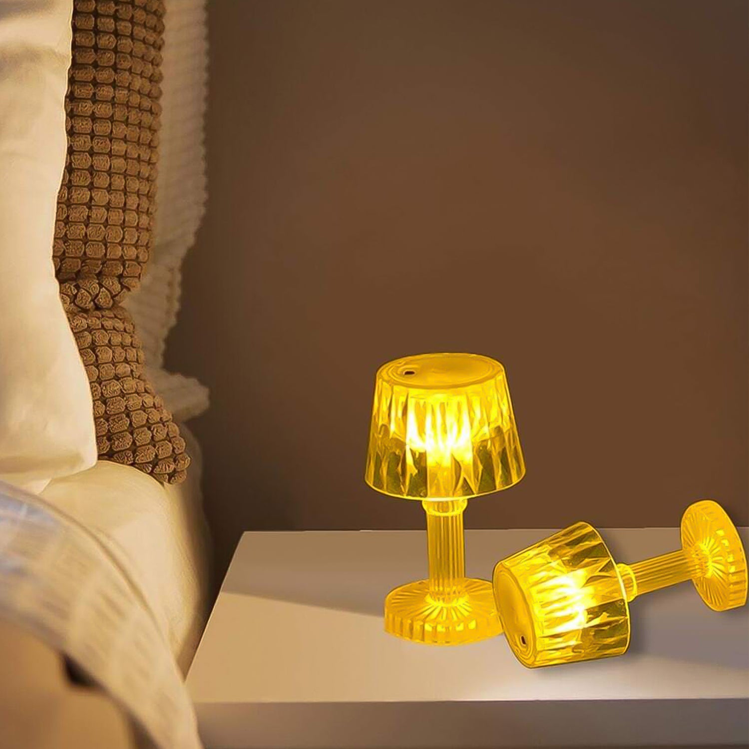 Cute Portable Plastic Lamp