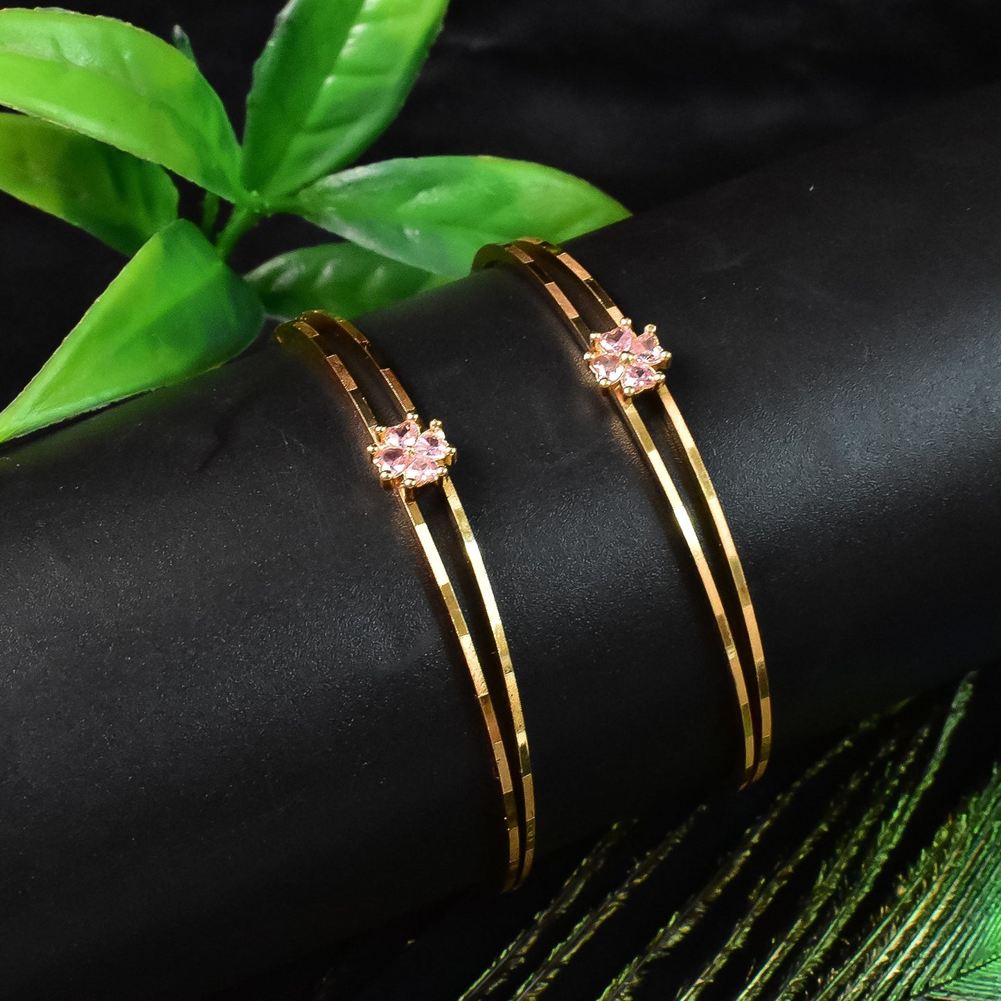 Stylish Golden Bangles (1 Pair)
