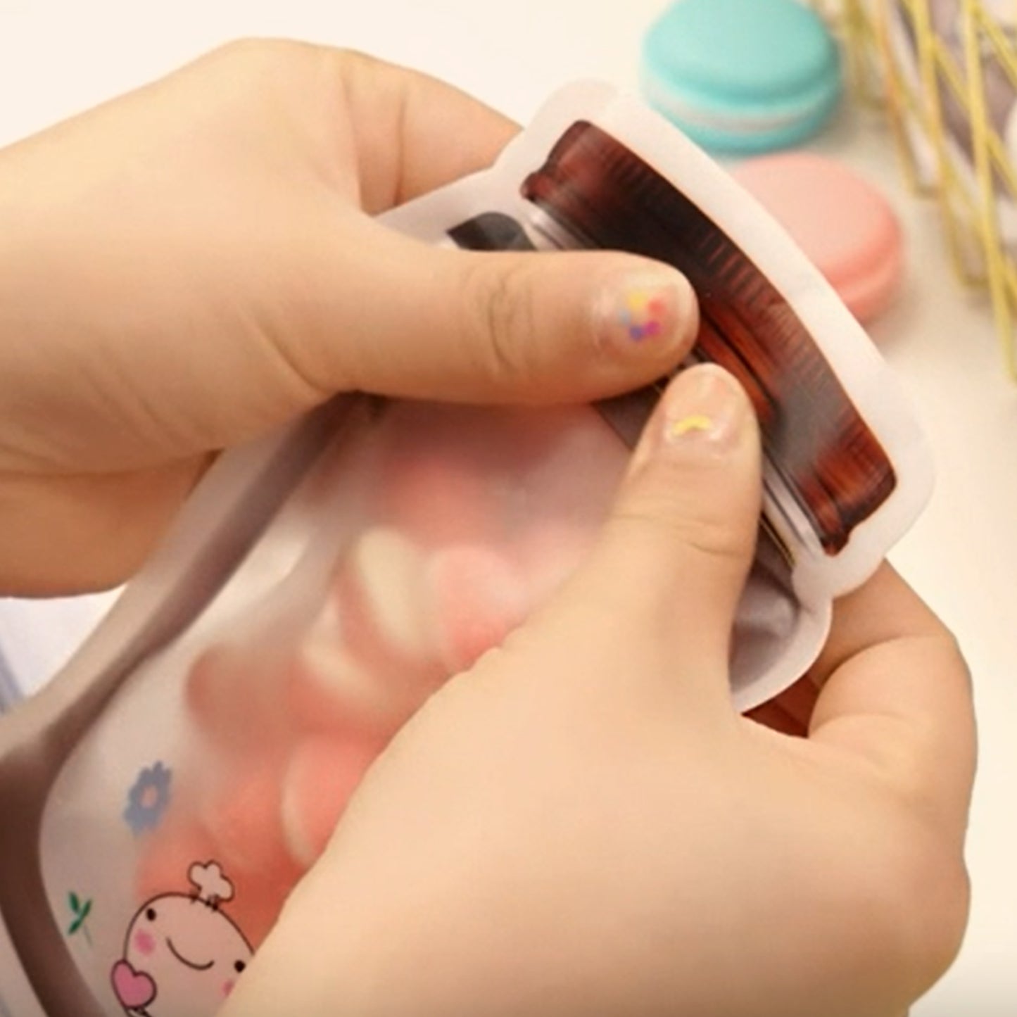 प्लास्टिक पारदर्शी छोटे जार के आकार का पाउच जिपर के साथ (1 पीस)