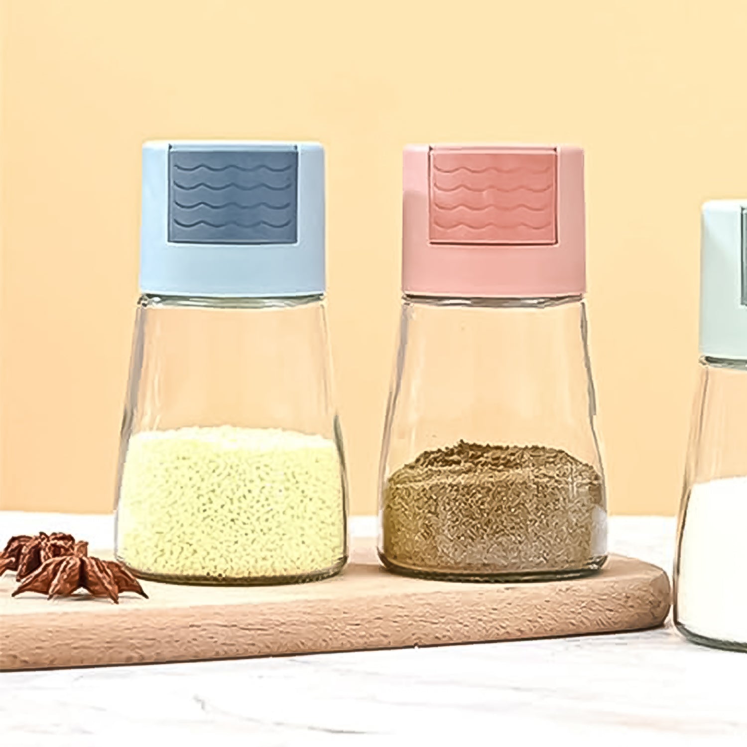 ग्लास नमक बोतल, नमक डिस्पेंसर, ग्लास नमक शेकर 1 का पैक, सीज़निंग शेकर, घर पर खाना पकाने, पिकनिक, कैम्पिंग, राशन नमक शेकर के लिए सटीक मात्रात्मक 0.5 ग्राम