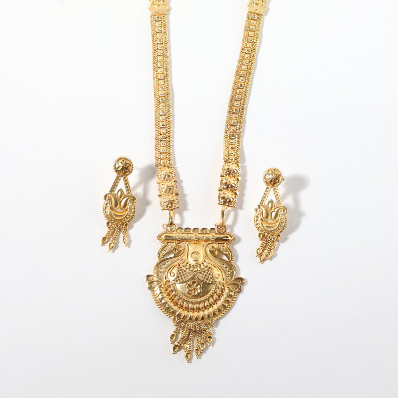 Gold-Tone Traditional Necklace Set with Ornate Pendant & Coordinated Drop Earrings