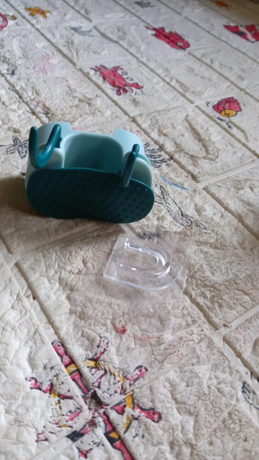 मल्टीफंक्शनल कार्टून चिपचिपा पंच फ्री मॉप होल्डर वॉल माउंटेड ब्रूम ऑर्गनाइज़र क्लीनिंग टूल होल्डर हैंगर, बाथरूम किचन के लिए स्वयं चिपकने वाला प्यारा गाय का सिर सक्शन कप हैंगिंग हुक (1 पीस)