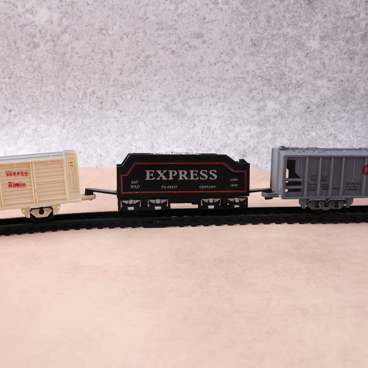 Toy Train Set for Kids, Battery Operated Train with Track Set