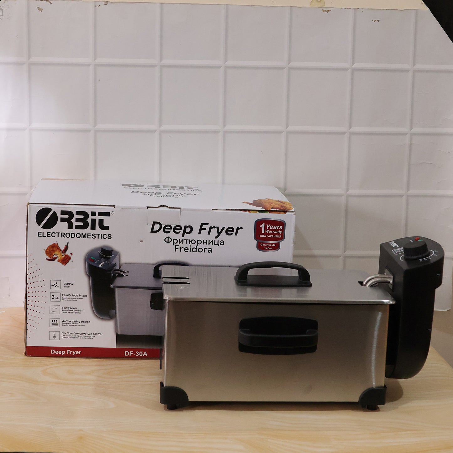 Orbit heavy duty 2000W deep fryer full appliance view