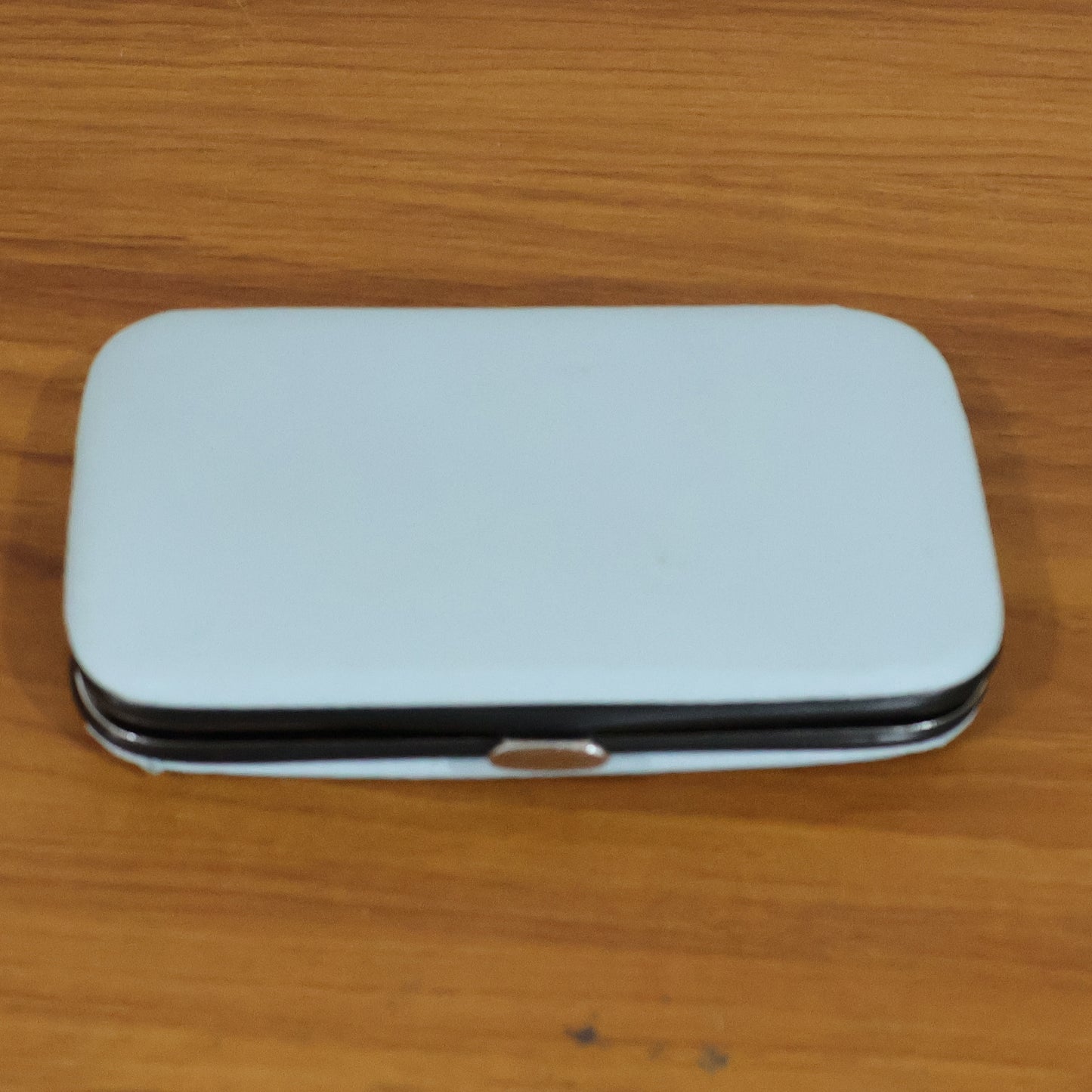 Portable nail trimming set