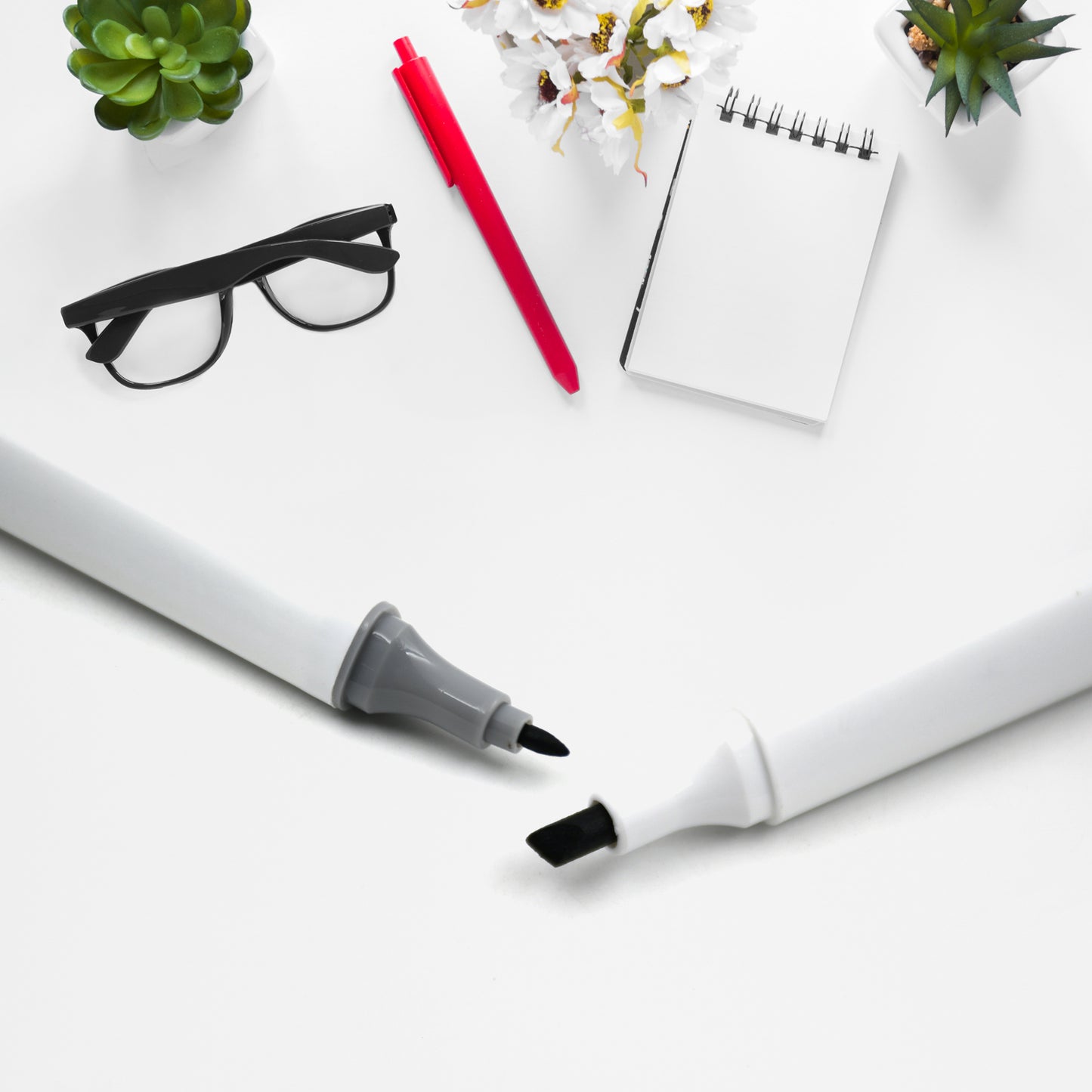 फैंसी आर्ट मार्कर, 24 रंग डबल-एंडेड आर्ट मार्कर अल्कोहल आधारित उन्नत आर्ट मार्कर प्लास्टिक बॉक्स के साथ पेंटिंग, रंग, स्केचिंग और बच्चों और वयस्कों के लिए ड्राइंग के लिए (1 सेट 24 पीस)