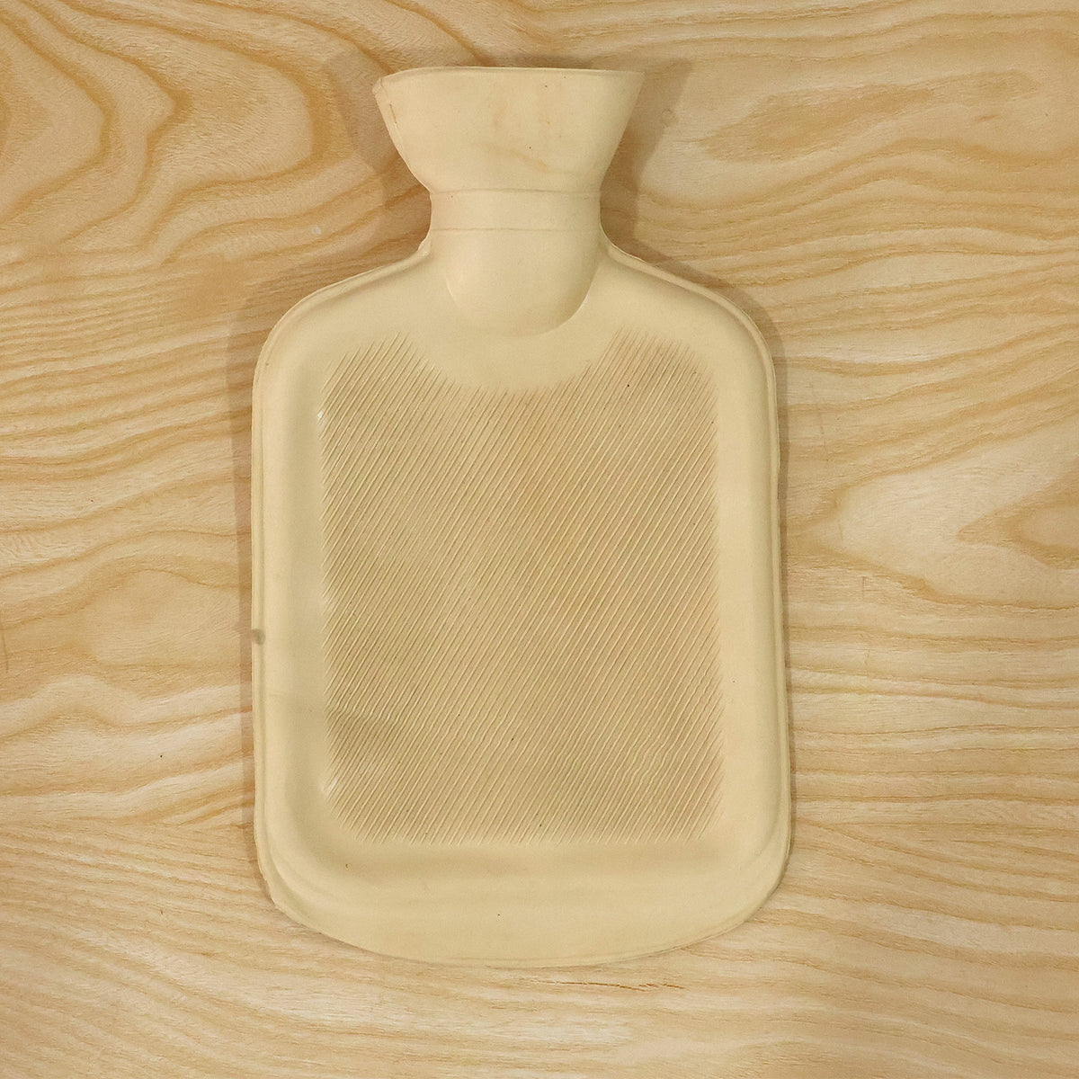 Rubber Hot Water Bag with Ribbed Surface and Wide Filling Mouth (1 Pc)