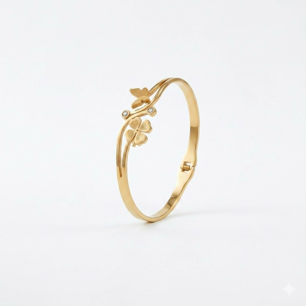 Side view showing linked segments of bracelet