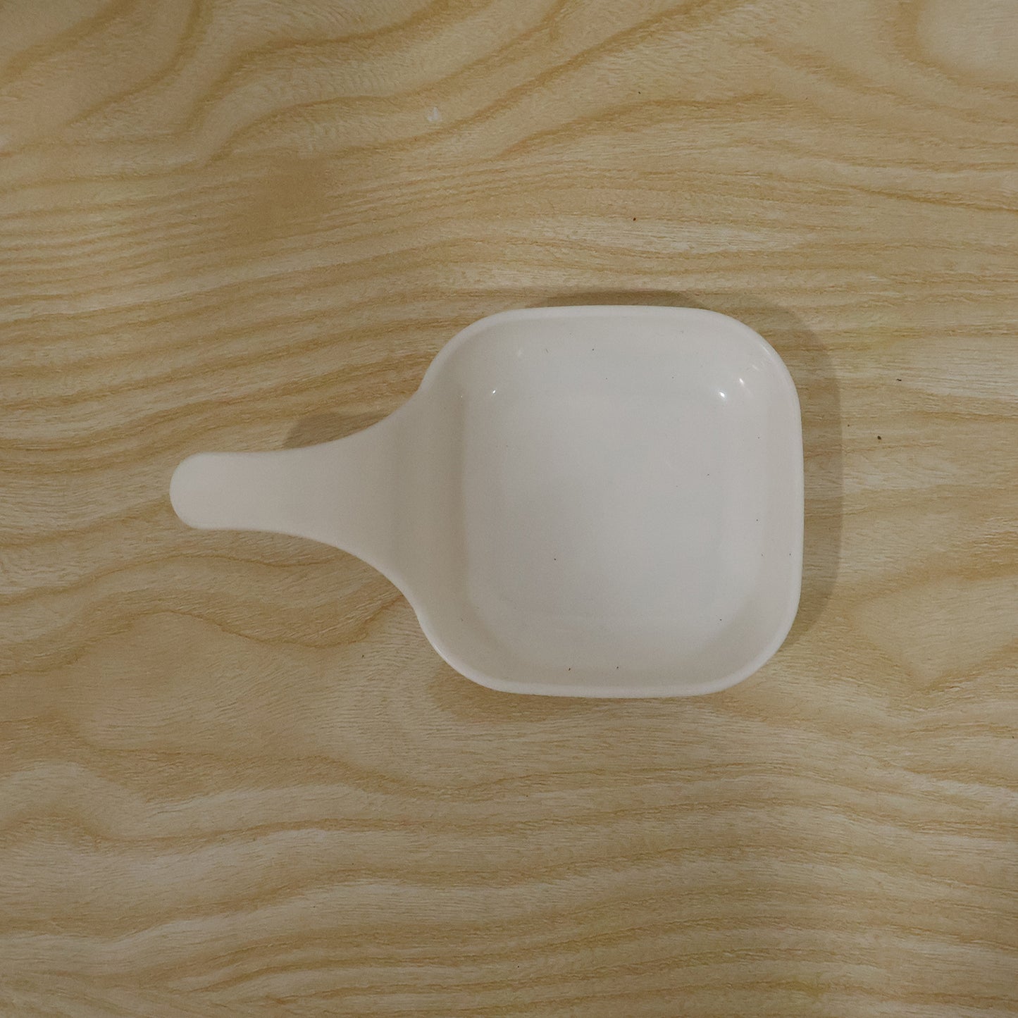 Plastic scoop live product photo