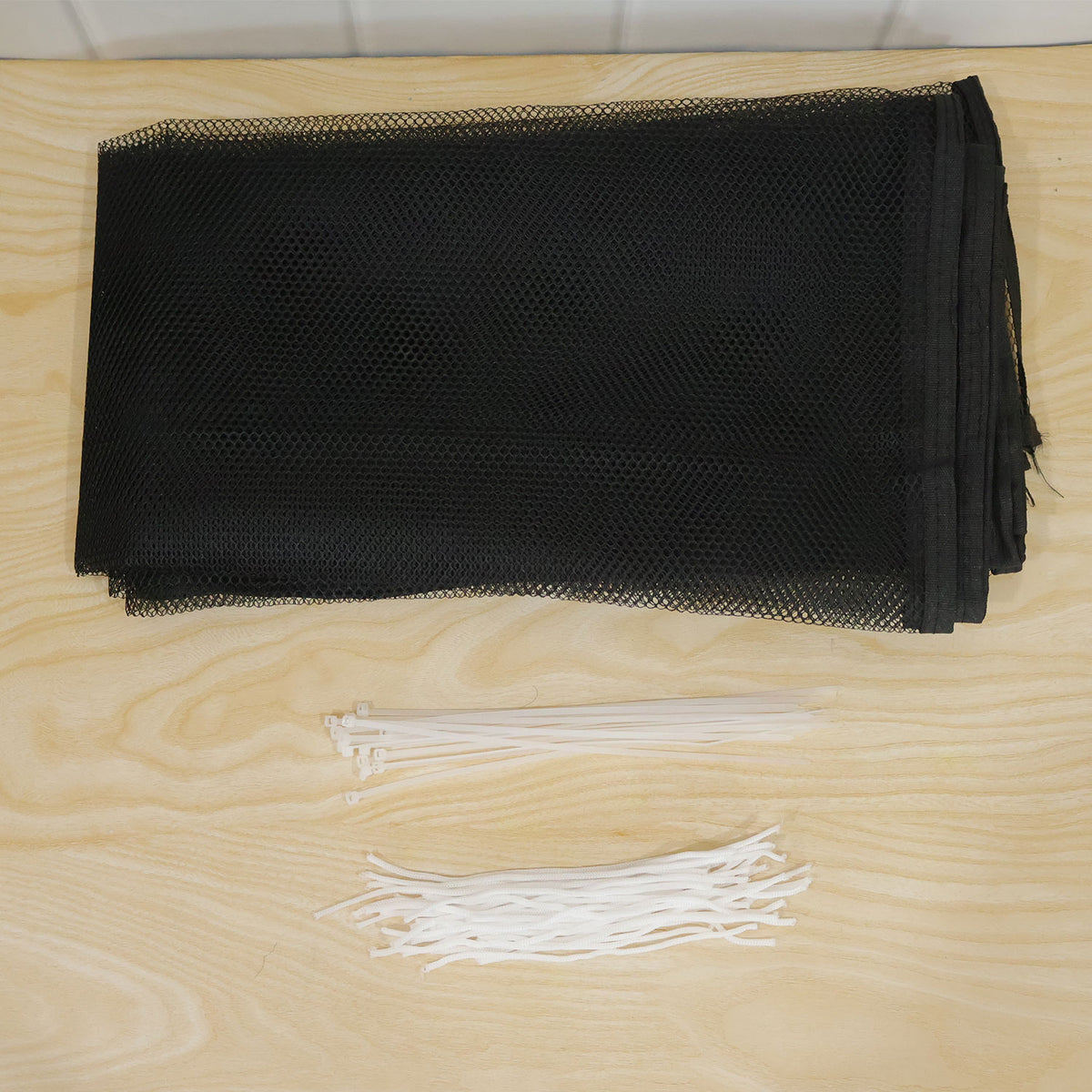 Actual mesh panel with fastening accessories
