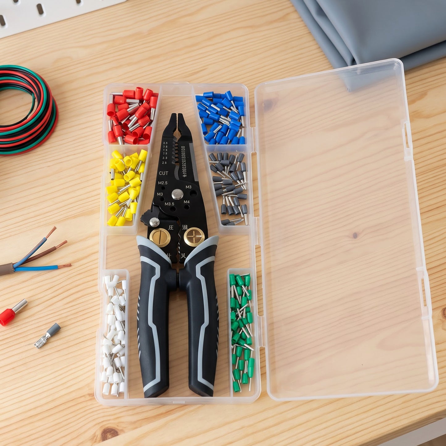 Crimping tool kit with terminal connectors