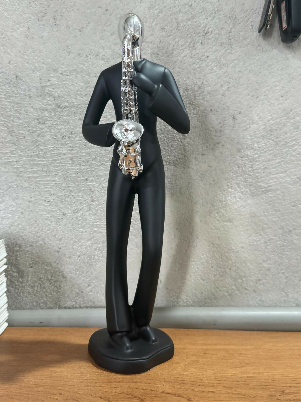 Modern Black Musician Figurine Playing Saxophone | Abstract Jazz Man Showpiece for Home Decor, Living Room, Office Table, Café & Studio Decoration | Resin Art Sculpture Gift for Music Lovers
