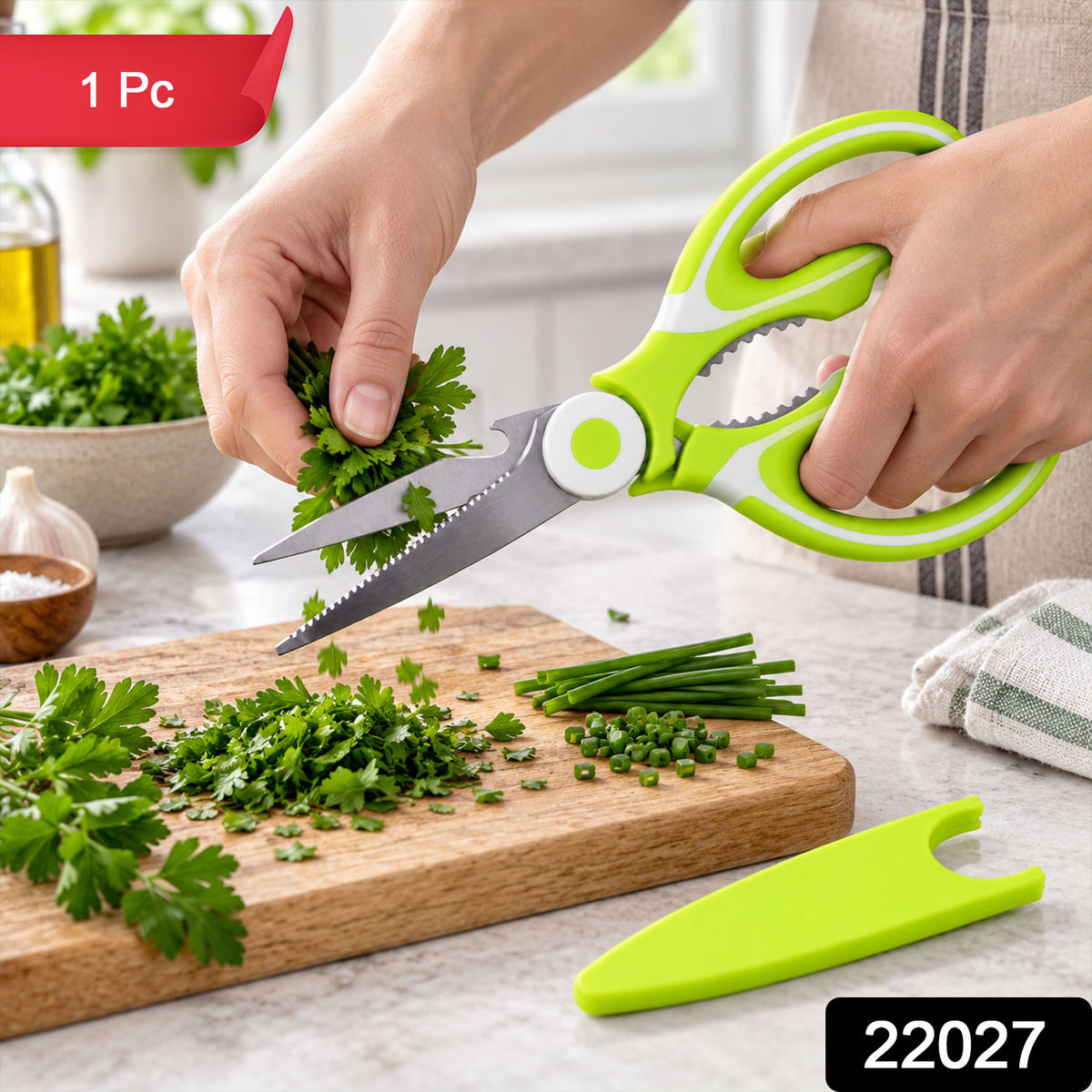 Multipurpose kitchen scissors with protective cover - SKU photo