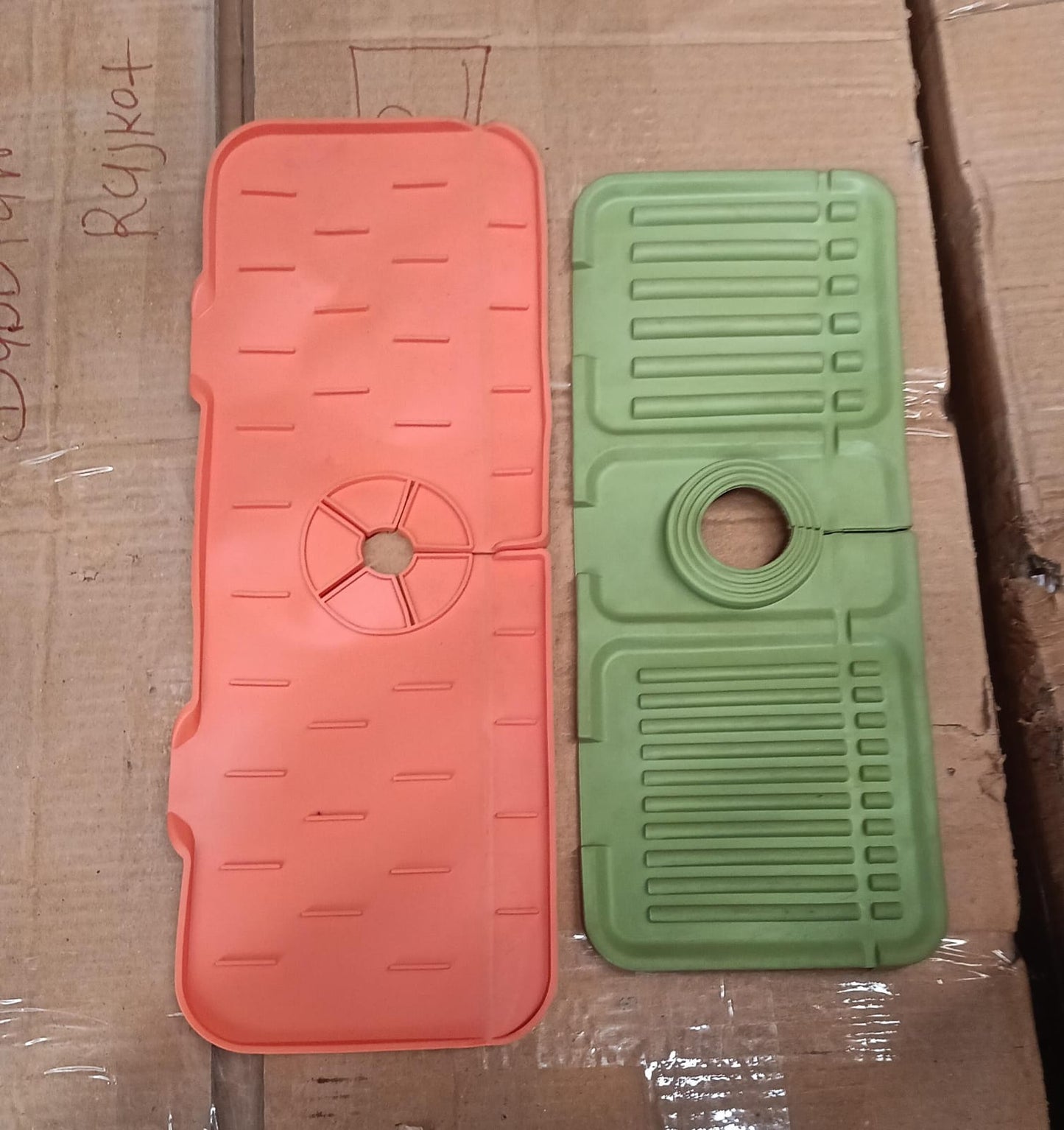 4914 સિલિકોન સિંક ફૉસેટ પૅડ, ડ્રિપ પ્રોટેક્ટર સ્પ્લેશ કાઉન્ટરટૉપ, રબર ડ્રાયિંગ મેટ, કિચન બાથરૂમ બાર માટે સિંક સ્પ્લેશ ગાર્ડ.