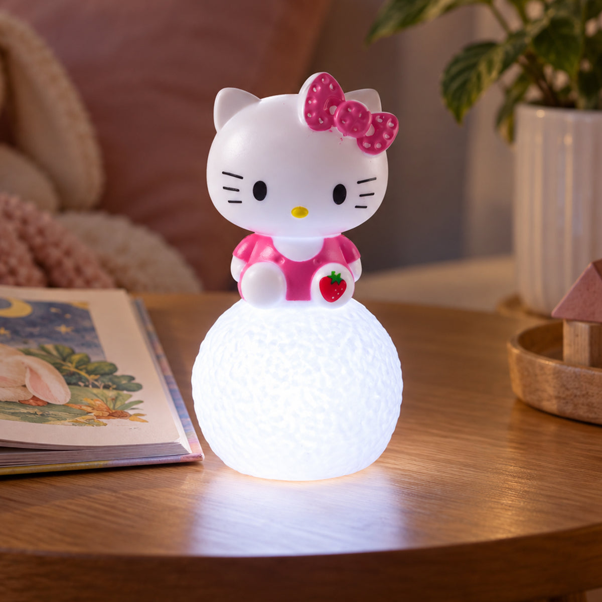 Cartoon cat LED night light - main photo