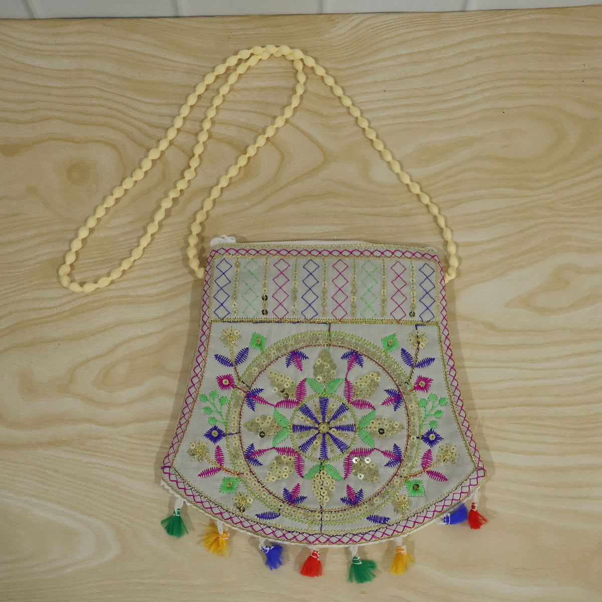 Traditional purse carrying use