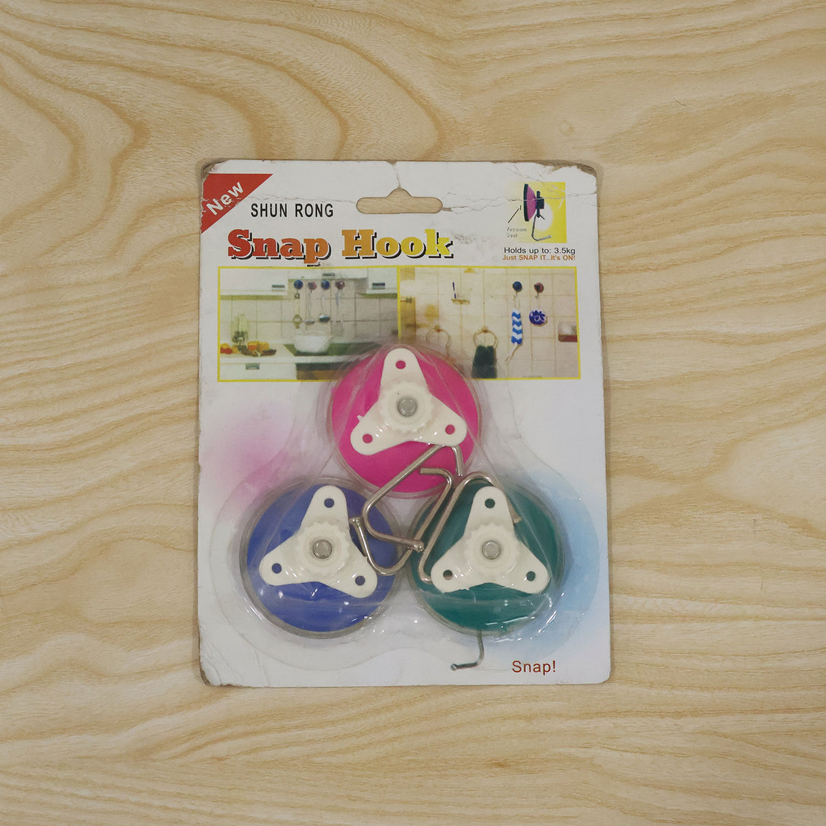 Suction cup snap wall hooks - actual card packing
