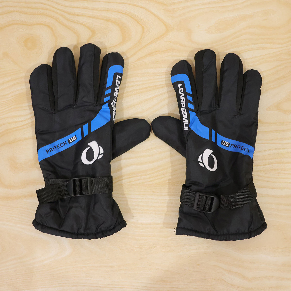 Winter full-finger gloves with adjustable wrist buckle, actual product photo