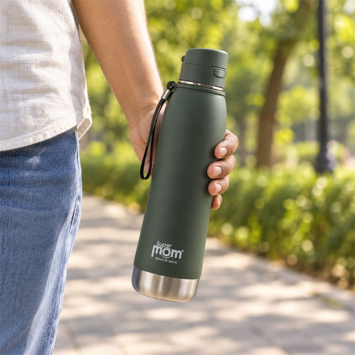 Vacuum insulated steel water bottle 03
