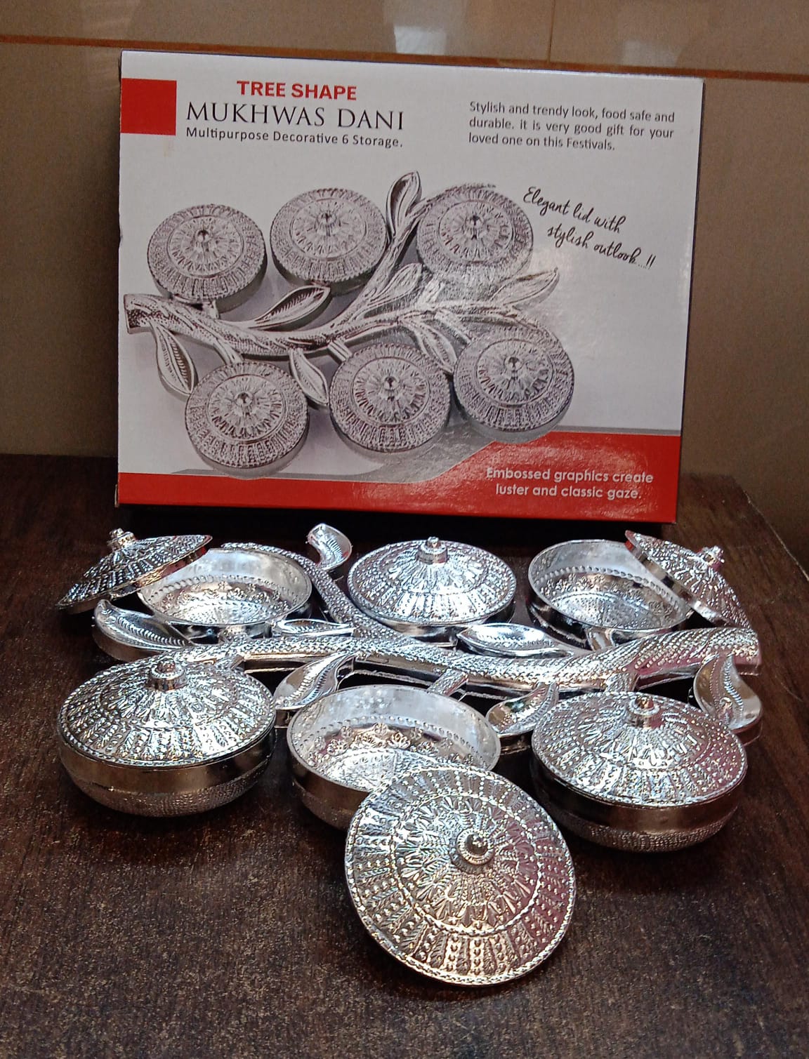 घर और रसोई के उपयोग के लिए पेड़ के आकार का 6 कम्पार्टमेंट मुखवास दानी सर्विंग ट्रे