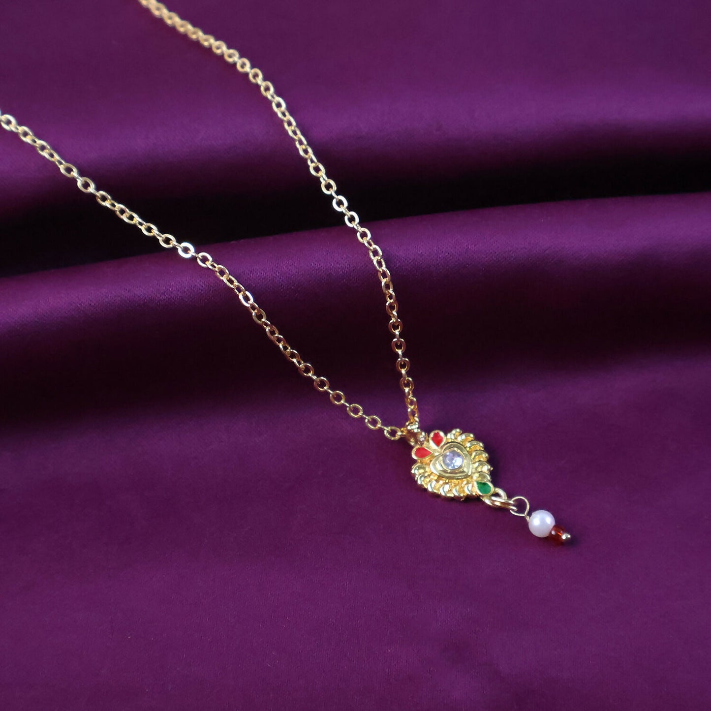 Elegant Heart Motif Pendant Necklace with Chain for Women